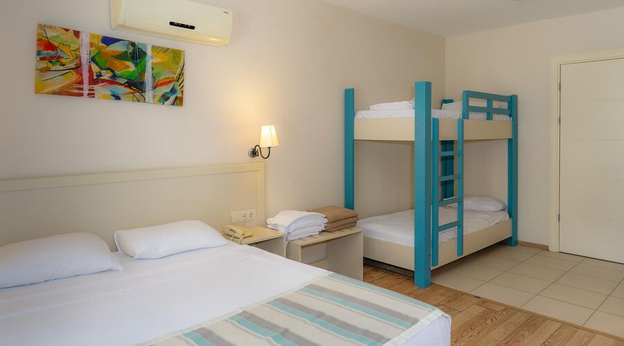Bodrum Beach Resort  4*