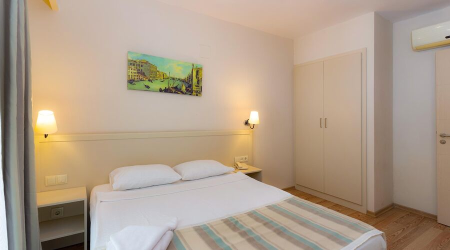 Bodrum Beach Resort  4*