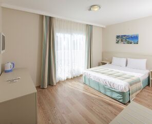 Bodrum Beach Resort  4*
