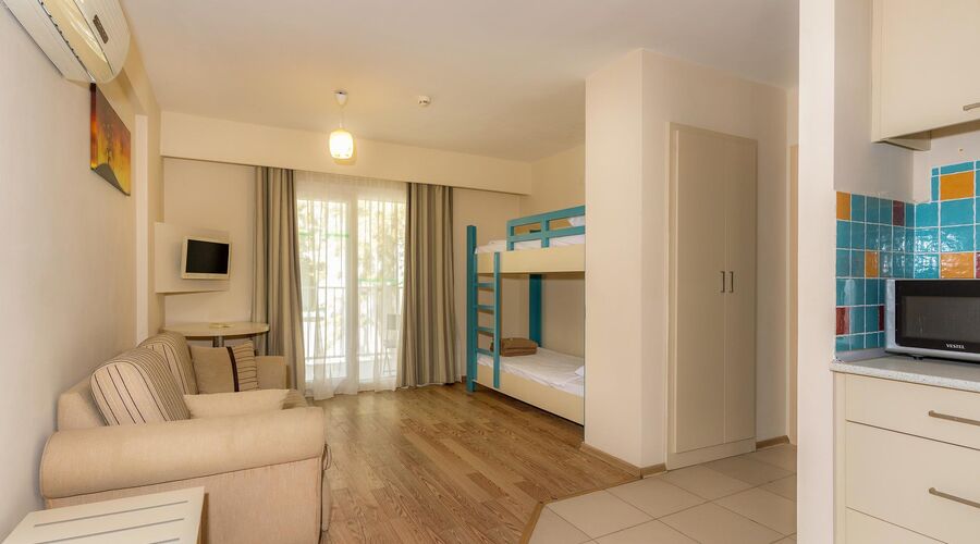 Bodrum Beach Resort  4*