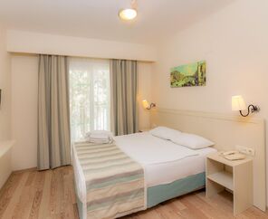 Bodrum Beach Resort  4*