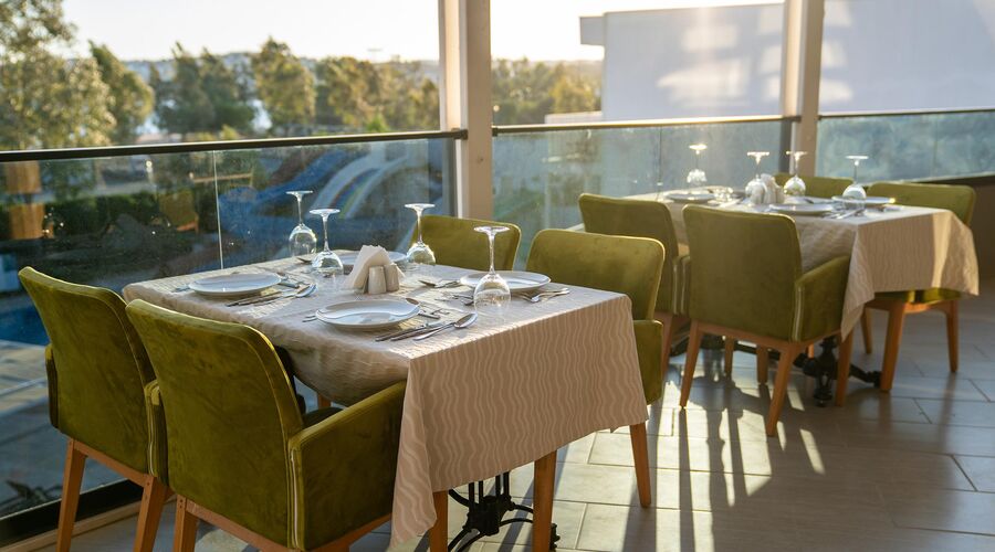 Bodrum Beach Resort  4*