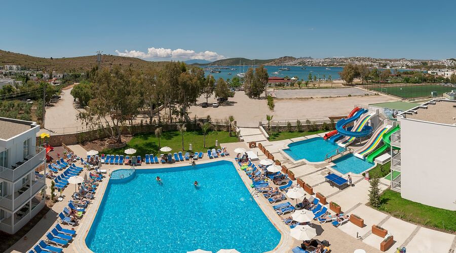 Bodrum Beach Resort  4*