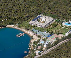 Crystal Green Bay Resort&Spa