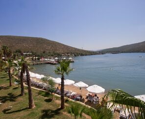 Crystal Green Bay Resort&Spa