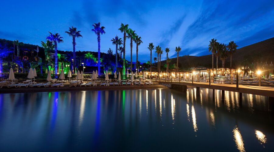 Crystal Green Bay Resort&Spa