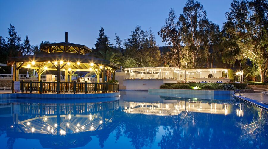 Crystal Green Bay Resort&Spa