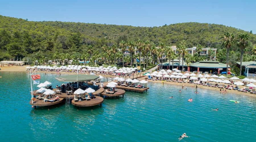 Crystal Green Bay Resort&Spa