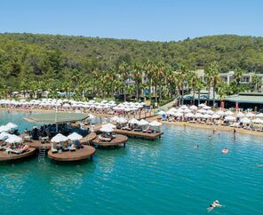 Crystal Green Bay Resort&Spa