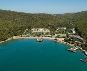 Crystal Green Bay Resort&Spa