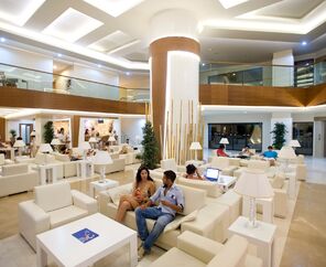 Crystal Green Bay Resort&Spa