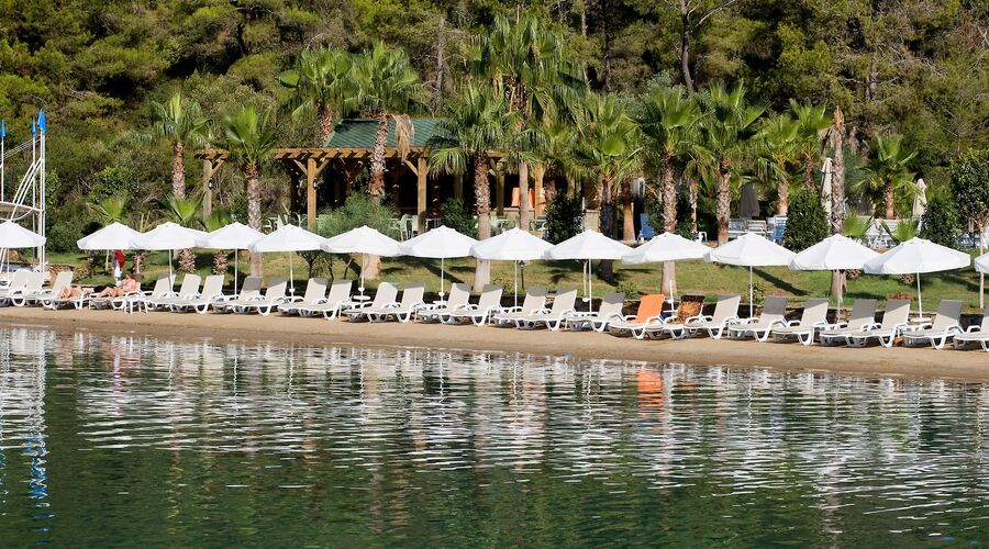 Crystal Green Bay Resort&Spa