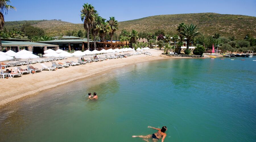 Crystal Green Bay Resort&Spa