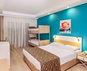 Crystal Green Bay Resort&Spa