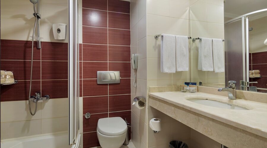 Crystal Green Bay Resort&Spa