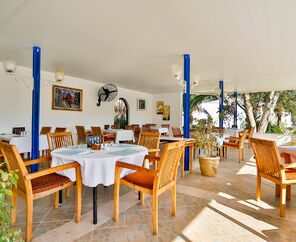 Crystal Green Bay Resort&Spa