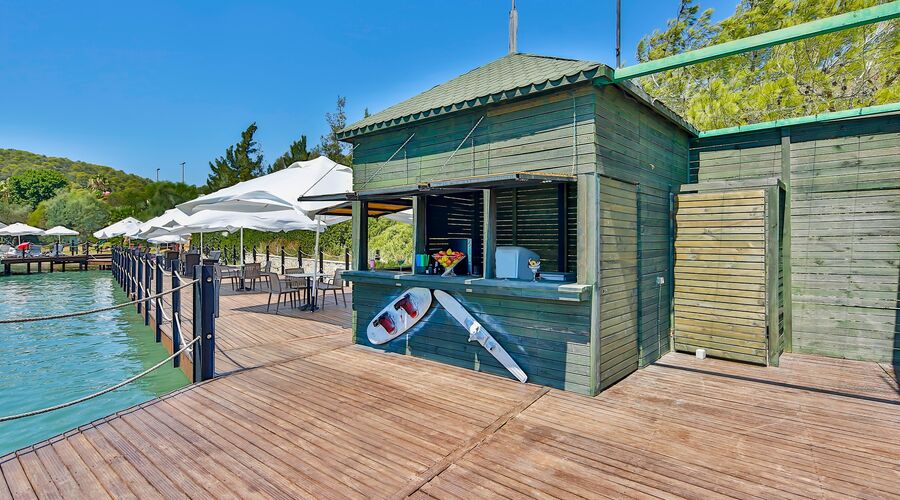 Crystal Green Bay Resort&Spa