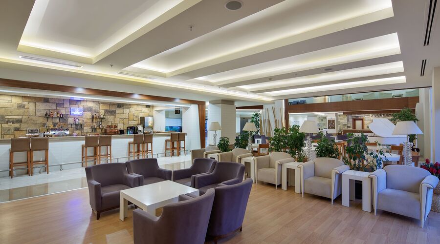 Crystal Green Bay Resort&Spa