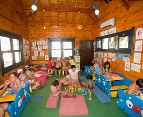 Crystal Green Bay Resort&Spa