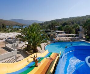 Crystal Green Bay Resort&Spa