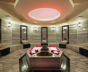 Crystal Green Bay Resort&Spa