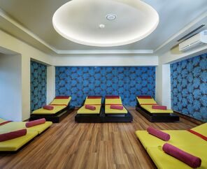 Crystal Green Bay Resort&Spa