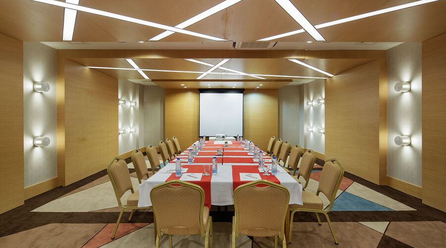 Crystal Green Bay Resort&Spa