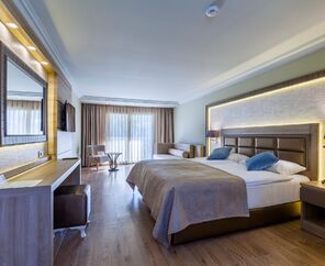 Samara Hotel   5*