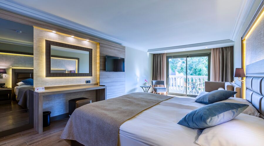 Samara Hotel   5*