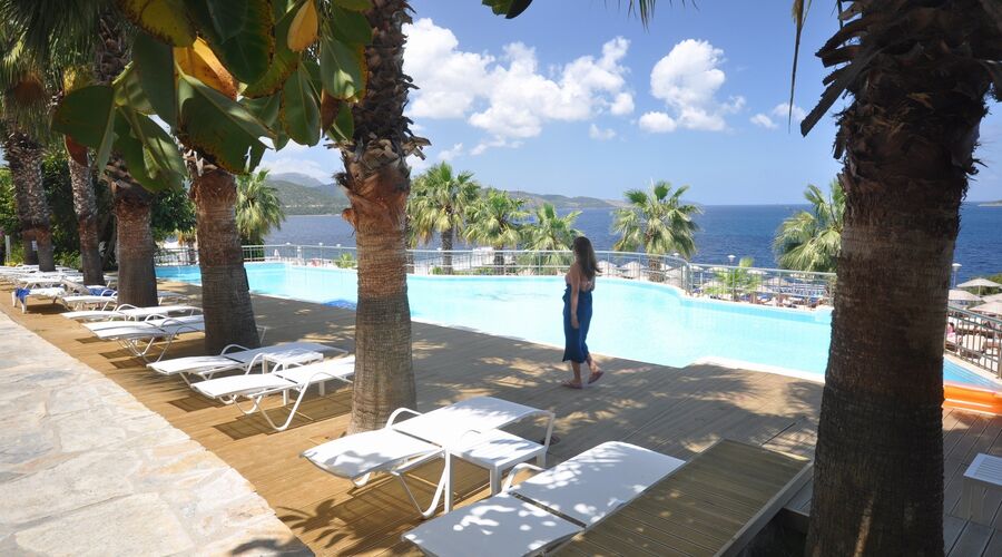 Blue Dreams Resort  5*