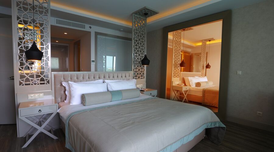 Blue Dreams Resort  5*
