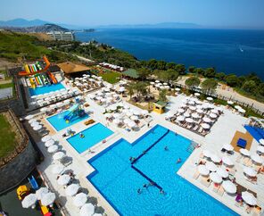 Ramada Resort By Wyndham Kuşadası & Golf  5*