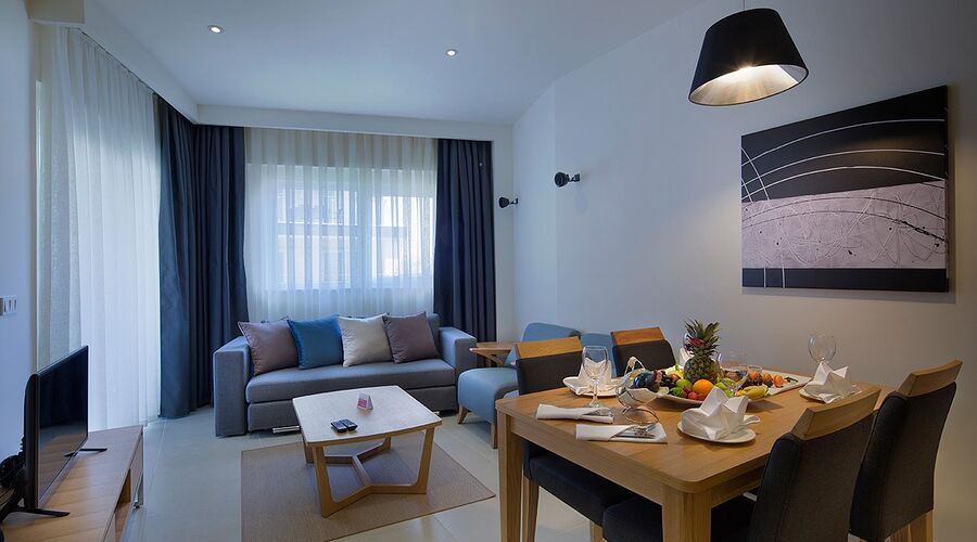 Ramada Resort By Wyndham Kuşadası & Golf  5*