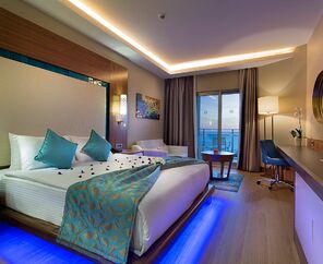 Ramada Resort By Wyndham Kuşadası & Golf  5*