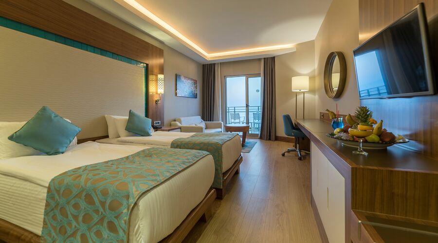 Ramada Resort By Wyndham Kuşadası & Golf  5*