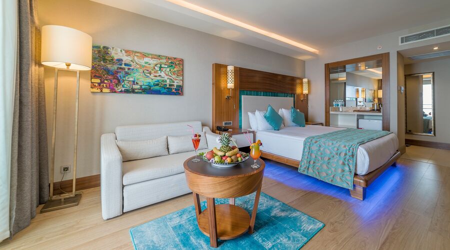 Ramada Resort By Wyndham Kuşadası & Golf  5*