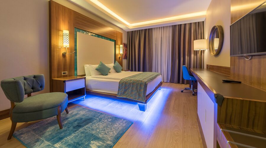 Ramada Resort By Wyndham Kuşadası & Golf  5*