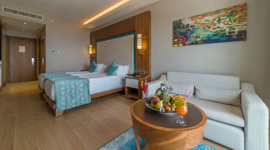 Ramada Resort By Wyndham Kuşadası & Golf  5*