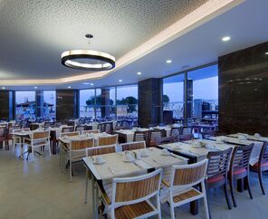 Ramada Resort By Wyndham Kuşadası & Golf  5*