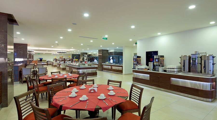 Ramada Resort By Wyndham Kuşadası & Golf  5*