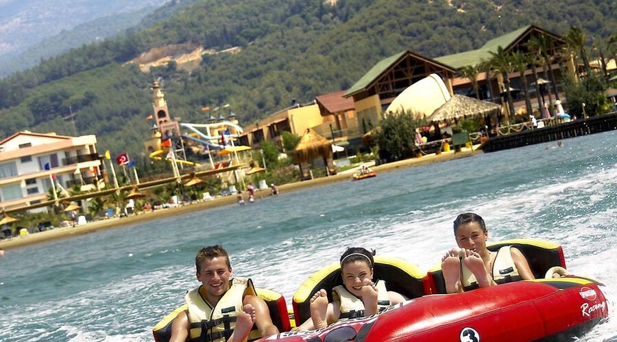 Aqua Fantasy Aquapark Hotel Spa  5*