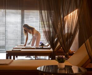 Acanthus & Cennet Barut Collection