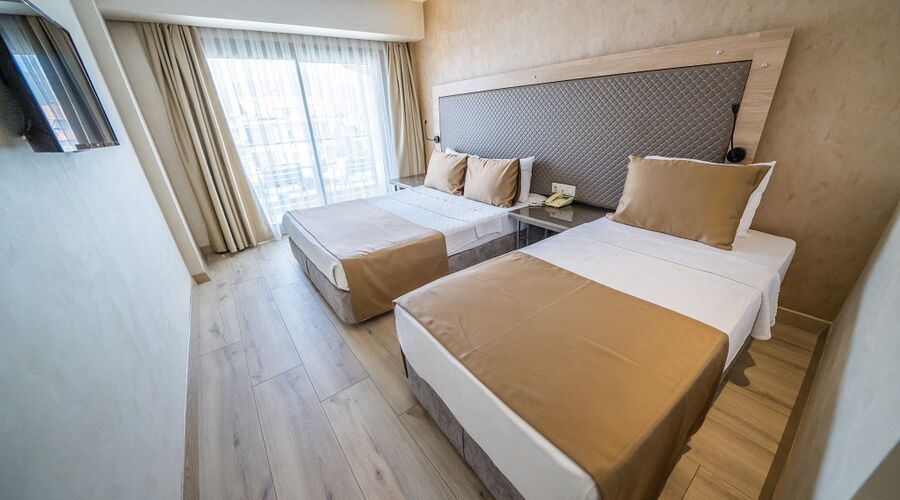 Point Beach Hotel 4*