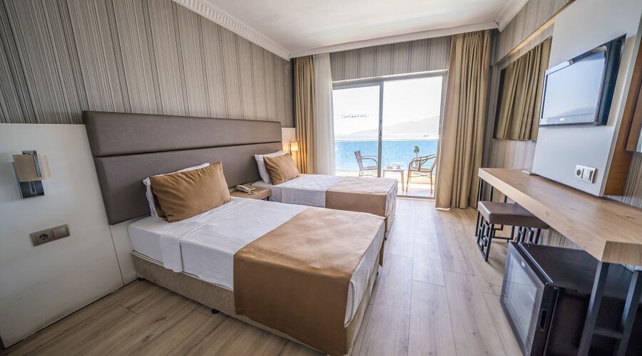Point Beach Hotel 4*