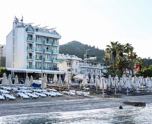B&B Yüzbaşı Beach Hotel 3*