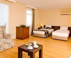 City's Hill Hotel  4*