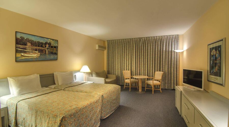 Grand Blue Sky Hotel