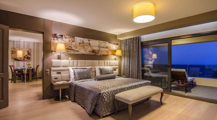 Grand Blue Sky Hotel