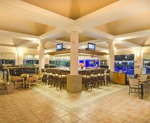 Grand Blue Sky Hotel