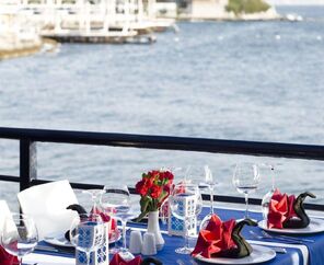 Grand Blue Sky Hotel